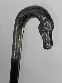 Špacírka,palička so striebornou rúčkou Hlava koňa