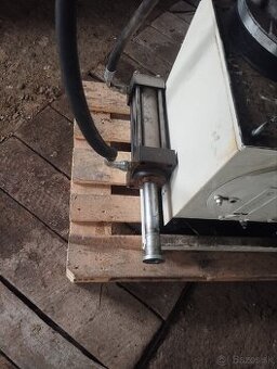 Hydraulický valec