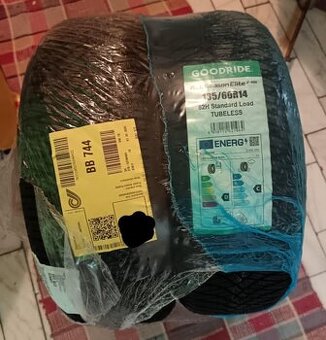 Pnue 185/60 R14 82H