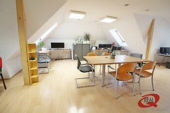 BEZ PROVÍZIE//KANCELÁRIE S VLASTNOU NABÍJACOU STANICOU