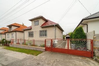 4-izbový rodinný dom s veľkým pozemkom a garážou – Borský Mi