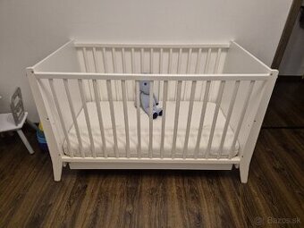 Detská postielka s matracom