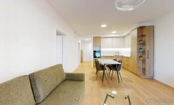 CENTRUM jedinečný 2 izb.byt s predzáhradkou 92 m2