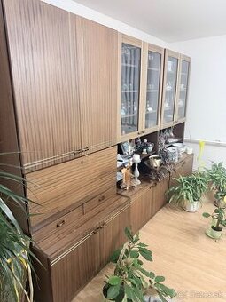 Predam obývaciu stenu