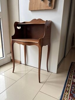 Stolík starožitný