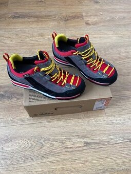Trekingova obuv Alpina Royal red/black veľ 40
