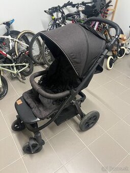 Deský kočiar Lionelo