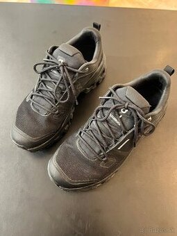 ON CLOUDROCK LOW WP velkost 42