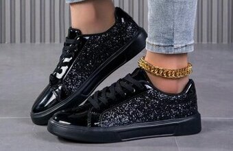 Čierne lesklé tenisky