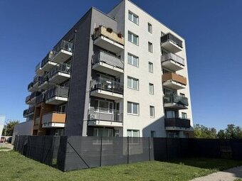 Výhodná cena. Zariadený  3izb. priestor s predzáhradkou a pa