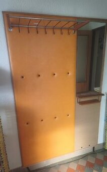 Darujem retro vesiakova stena