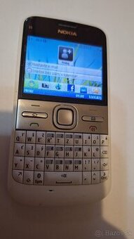 Nokia E5 top stav plus nabijacka