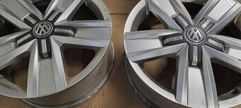 Predám 4ks originál alu disky Vw Transporter T5-6-17"