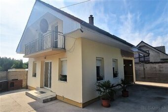 BÁHOŇ-priestranný rodinný dom v krásnom tichom prostredí