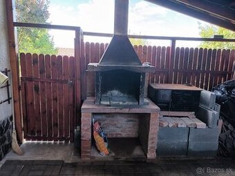 CHATKA SO ZAHRADKOU,,