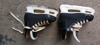 Korčule na ľad, 28