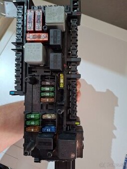 Predám poisťovací modul W204 C180d