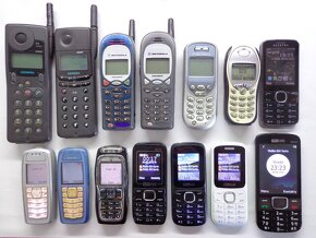 Zbierka starých mobilov pre zberateľov