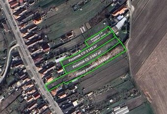Priestranný stavebný pozemok vo Veľkých Úľanoch – ideálne mi