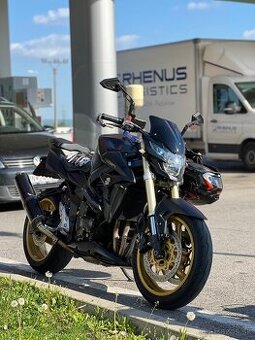 Suzuki GSR 750