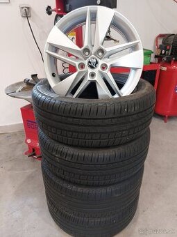 Skoda SUPERB 215/55 R17 / LETO
