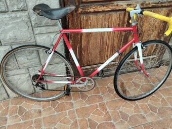 Predám cestný bicykel Favorit