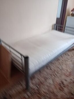 Posteľ
