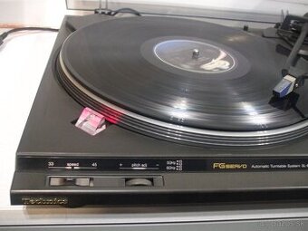 Gramofon TECHNICS SL-BD22, stroboskop FG SERVO, vyroba JAPAN