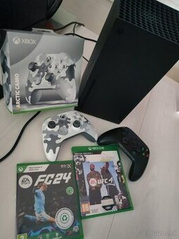 Xbox series X, 2x ovládač, 2x Hra