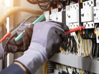 Práca Elektrikári Nemecko a Rakúsko