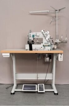 Siruba - 4-ihlový šijaci stroj