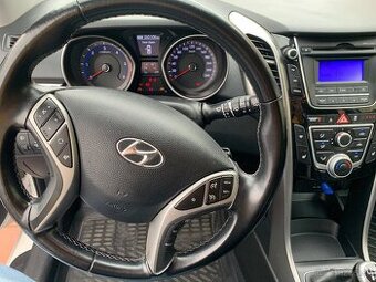Hyundai i30, CRDi 1,6 , 85 KW. Rok v. 2013,