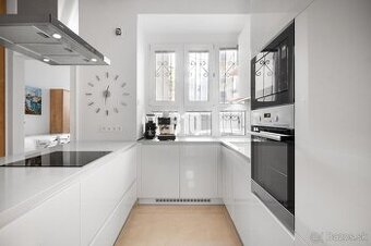 STAROMESTSKÝ 4 IZBOVÝ BYT S ATMOSFÉROU PRI MEDICKEJ ZÁHRADE 