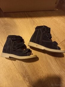 Sandálky protetika 26