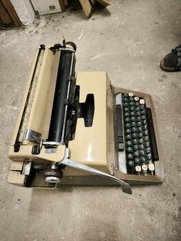 Predám písací stroj Consul