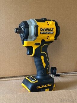 AKU razovy uťahovák na baterie Dewalt