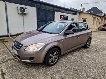 Kia Ceed 1.4 benzín