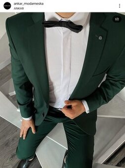 Pánsky tmavozelený oblek svadobný