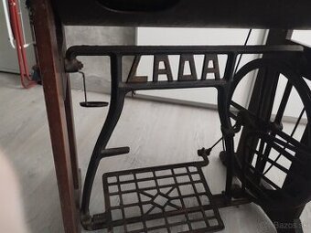 Starodávna mašina Lada - 1