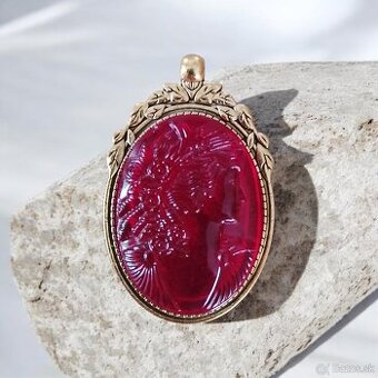 přívěsky s kamejí rubínové sklo dvě varianty