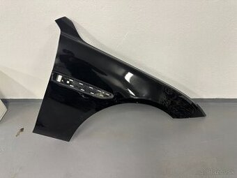 Blatník pravý Jaguar XE 2019