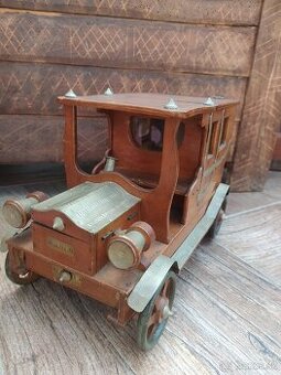 Zásobník na cigary drevené auto