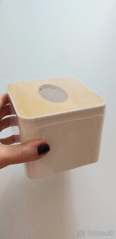 plastova nadoba na papierové vreckovky