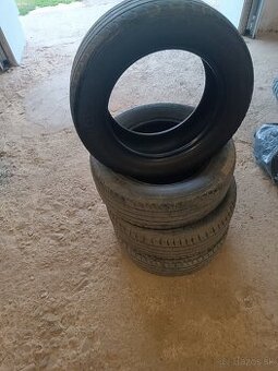 Predám gumy 215/60r16. 99 H letné