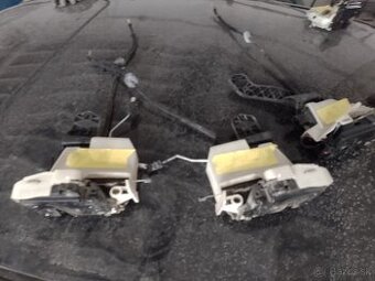 Zámok dverí ,škoda Superb