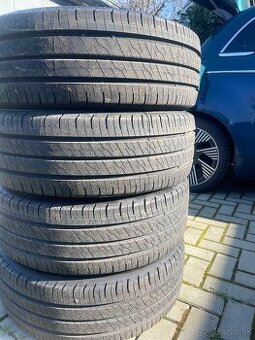Nove Goodyear Efficiency Grip Cargo2 215/60 R17C  109/107H