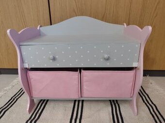 Drevený prebaľovací pult pre babiky