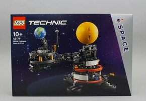 LEGO Technic 42179 - Planéta Zem a Mesiac na obežnej dráhe