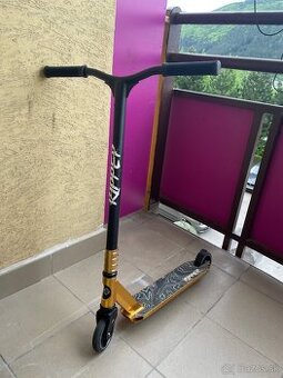 Freestyle kolobežka Street Surfing Ripper Bloody Gold