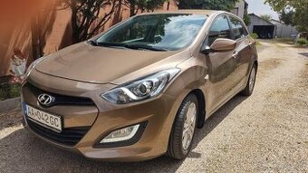HYUNDAI i30 Len 99000 km 1,6GRDI